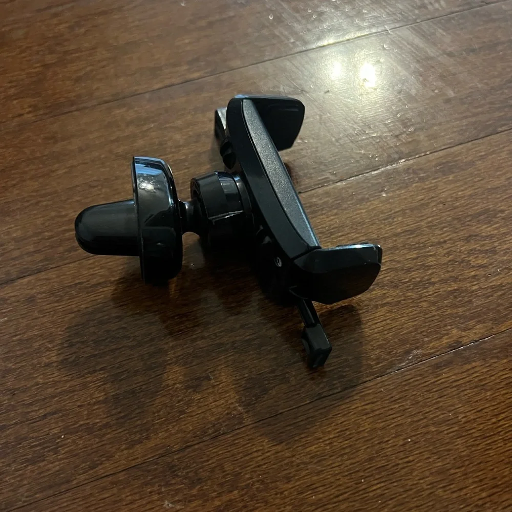 Black Car Vent Phone Mount